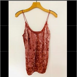 Crushed velvet top!! 🌸🌸🌸 From Urban Outfitters!